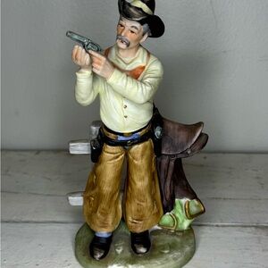 UCGC Taiwan Vintage FINE PORCELAIN FIGURINE, COWBOY Saddle CHECKING HIS GUN